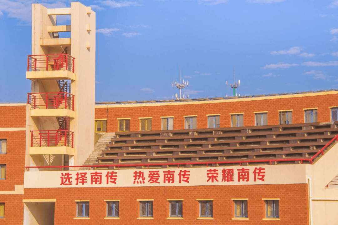 快用你那明亮的大眼睛来一起寻找南传角落里的"小