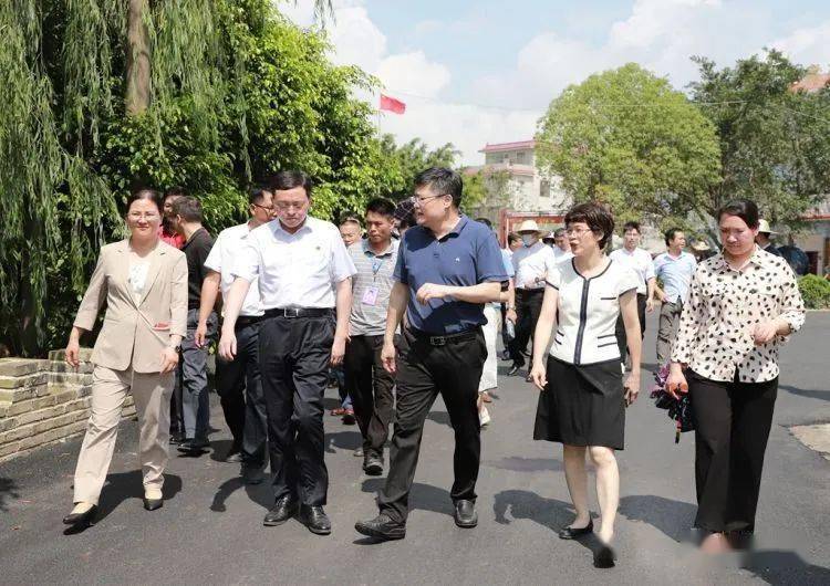 自治区社会主义核心价值观建设示范点现场会在武宣县石耉村召开