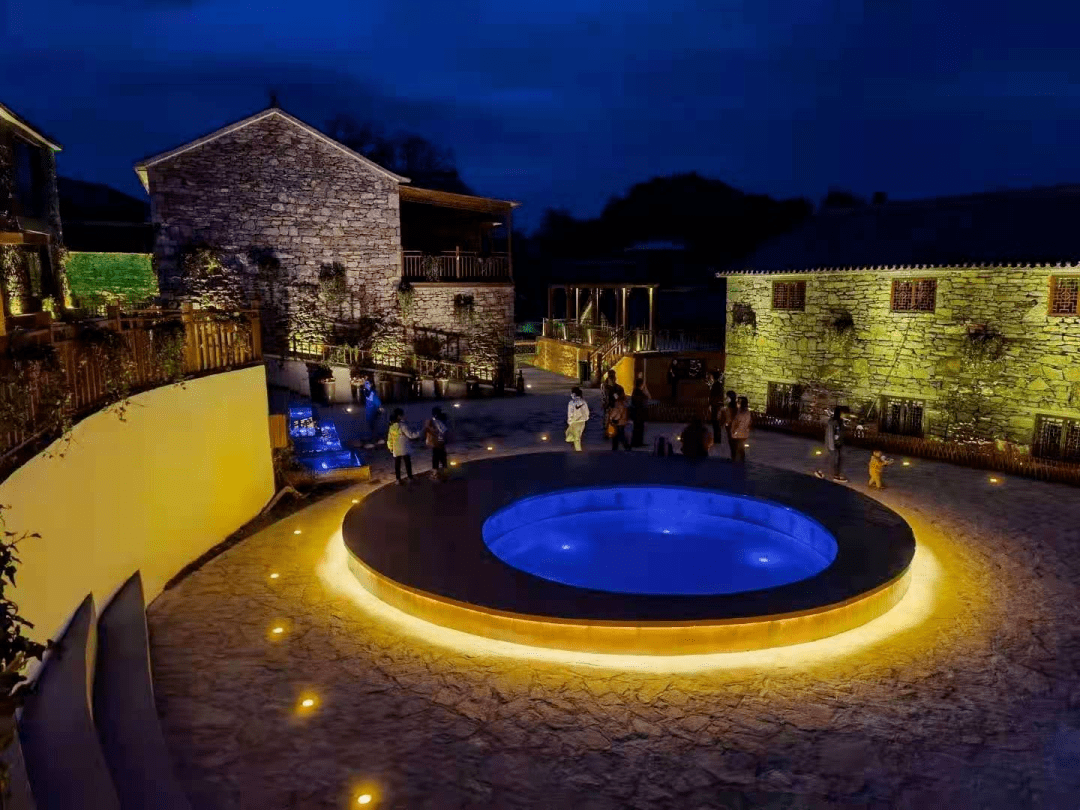 天马山庄的前身原本是阳城县蟒河镇押水村的一个小自然庄,常住人口