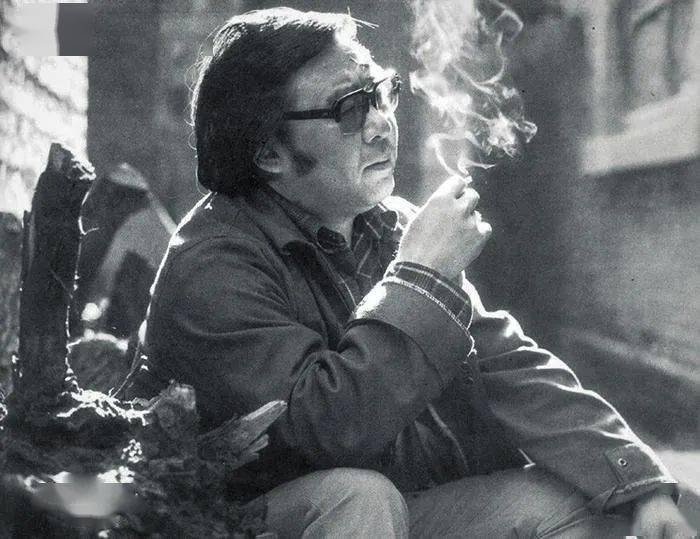 孙少平在茅草屋顶彻夜读书,田润叶对孙少安的一片真情,田晓霞勇入激流