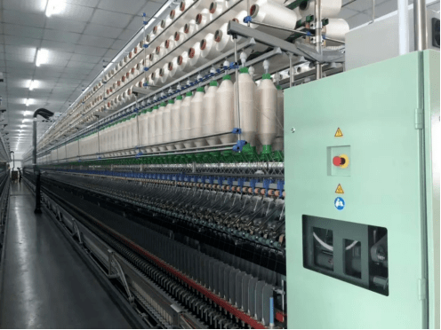 二,长丝包芯纱装置