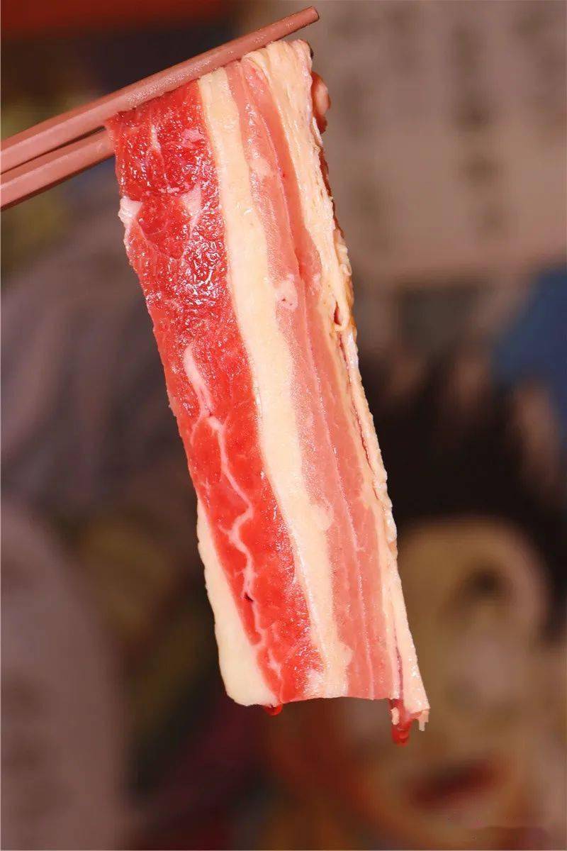 五花,童仔乌鸡肉霜降羽下肉(这款推荐)黑毛卡卢比牛肉老板也是够壕气!