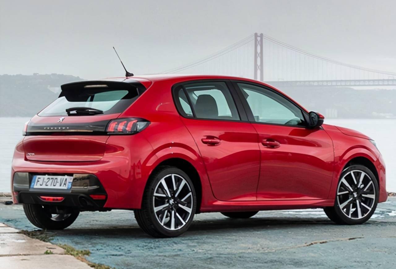 升级版标致208配置曝光,1.5柴油动力 8at,实车比本田飞度帅气