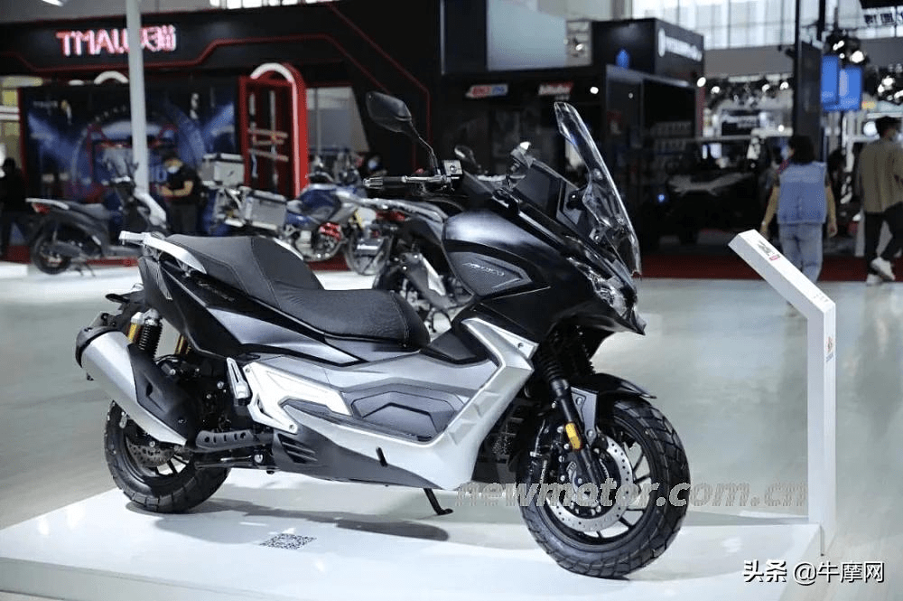 v锐150t,混动复古大脚羊,天昴200复古及拉力,以及v锐250/300t,还有adv