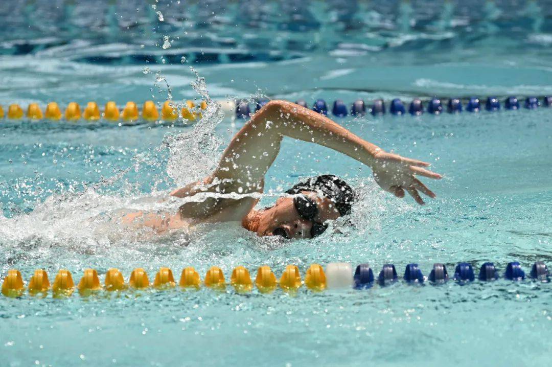 今天,我们在水云方夺冠!_游泳