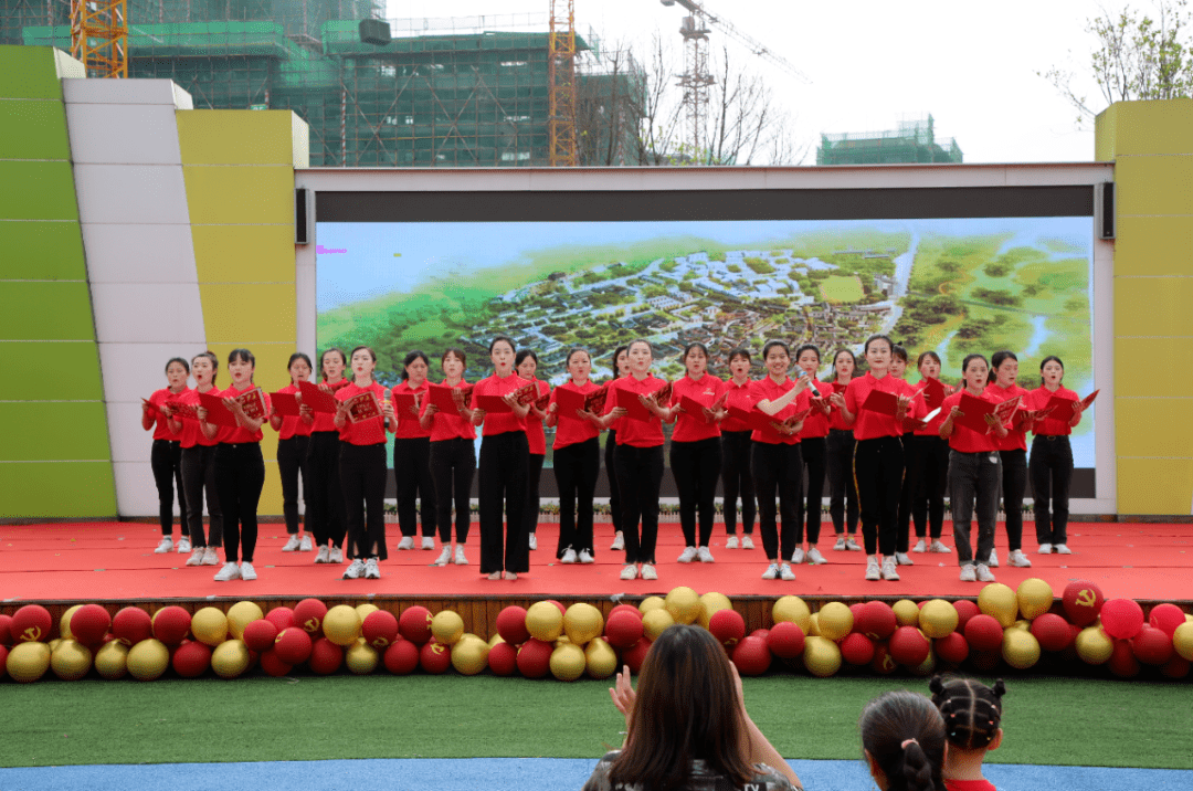 據悉,城西幼兒園也將繼續圍繞建黨一百週年展開豐富多彩的黨史愛國