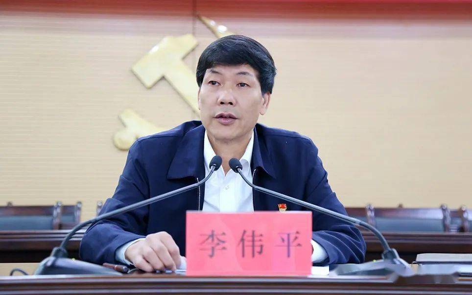 2021年万安县县委书记图片