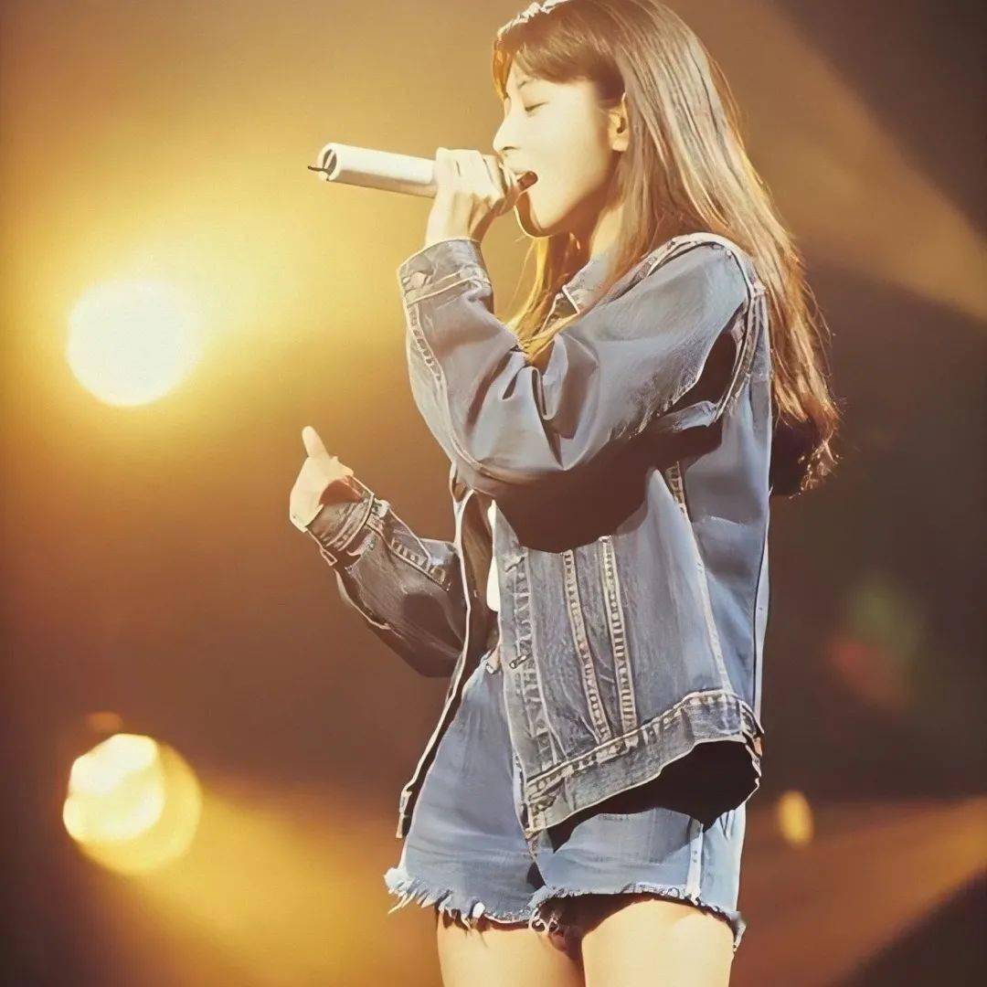 一生仅亮相7次,40岁便香消玉损的她,成为了日本永远的"姐姐"_坂井泉水