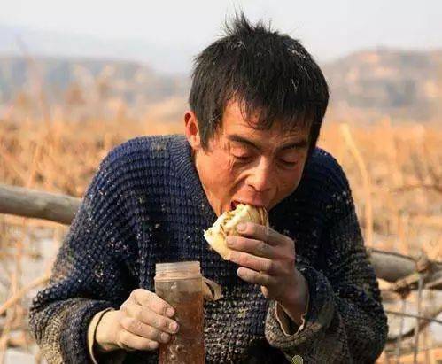 交过公粮的农民月底前去村委登记23年1次性补平均1人能领8万元还有