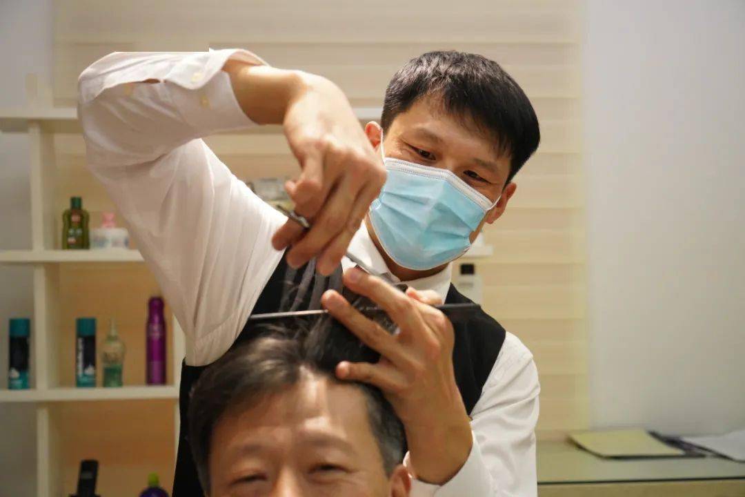 五月最后一天,被这些笑容治愈了