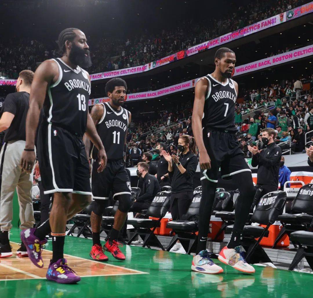 篮网三巨头合砍104分真就3打5呗