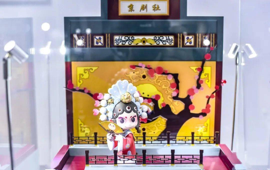 潮流 丨 潮玩不止娱乐：全球潮玩集合店TOP TOY助力传统文化破圈！_产品