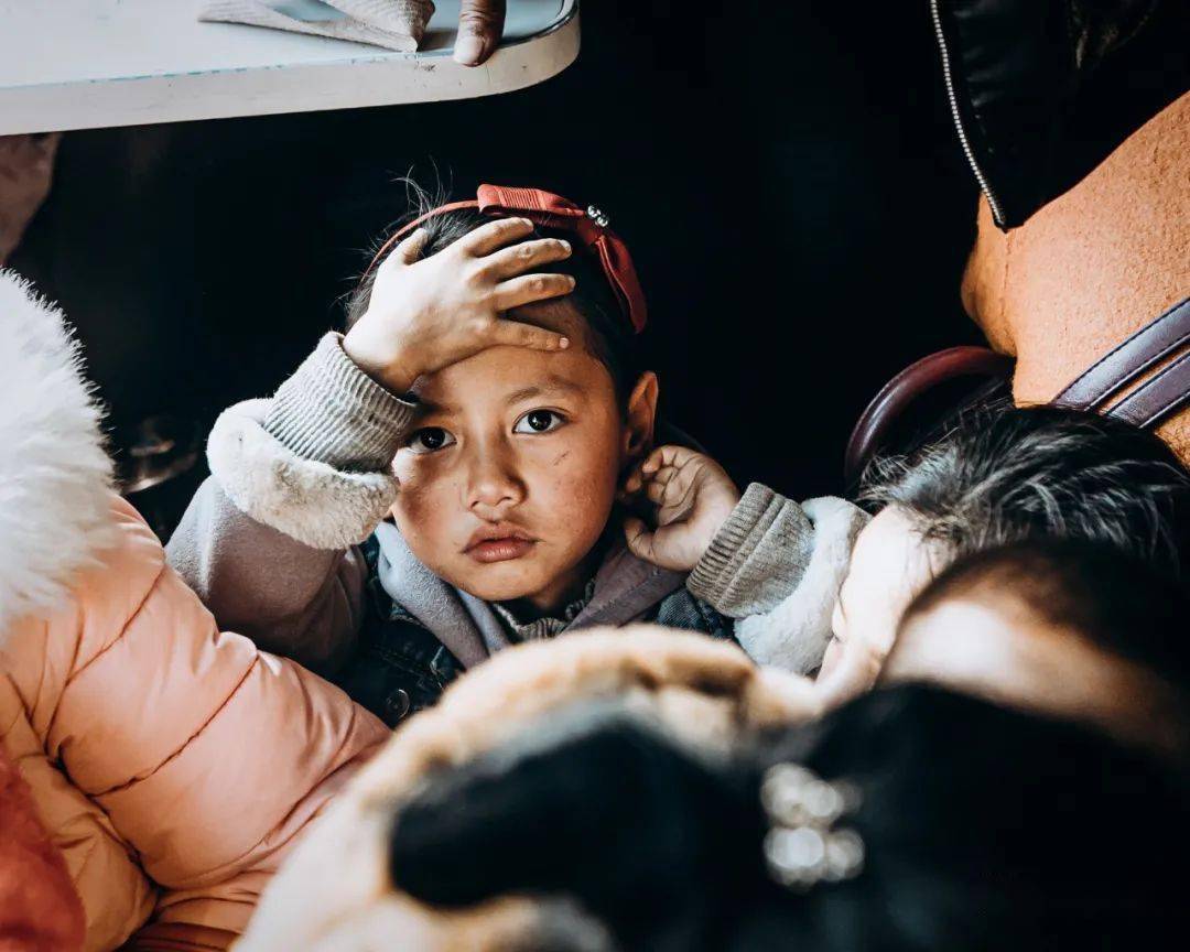 孩子大凉山彝族自治州格尔金石美姑县农作村大凉山彝族自治州以此献给