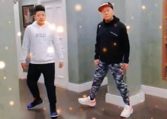 郭涛儿子近照曝光,14岁石头身高超过爸爸足有1米8