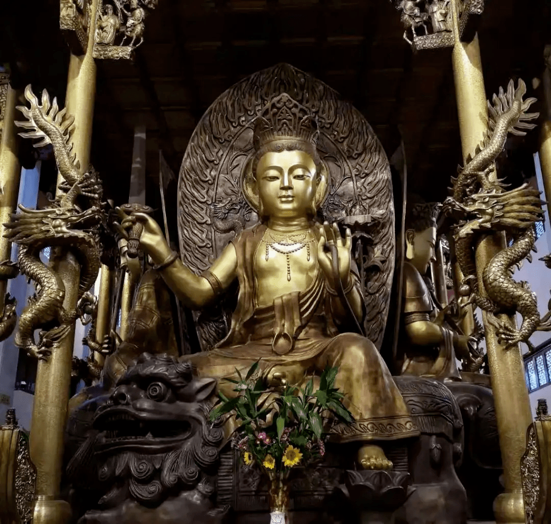 佛陀的诞生为世间带来清凉的佛法,更为迷失的众生找到一条解脱之道