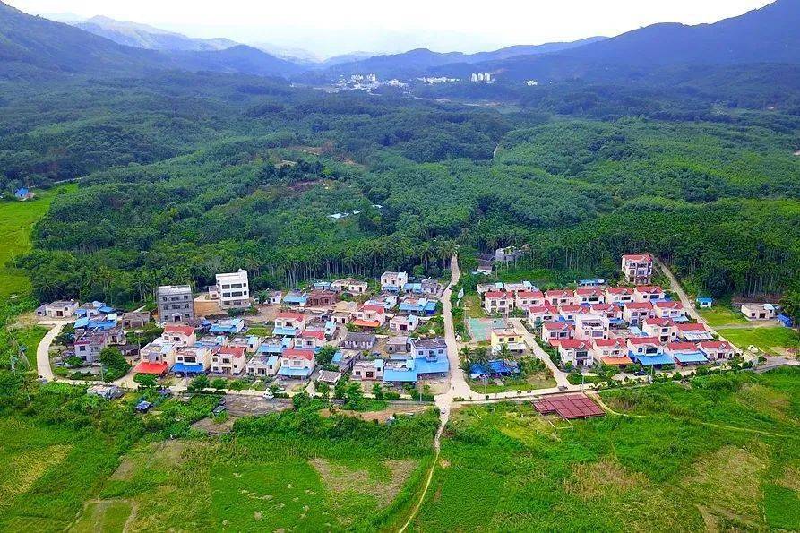 堑对村地址:海南省琼中黎族苗族自治县和平镇首先给大家推荐的,是一个