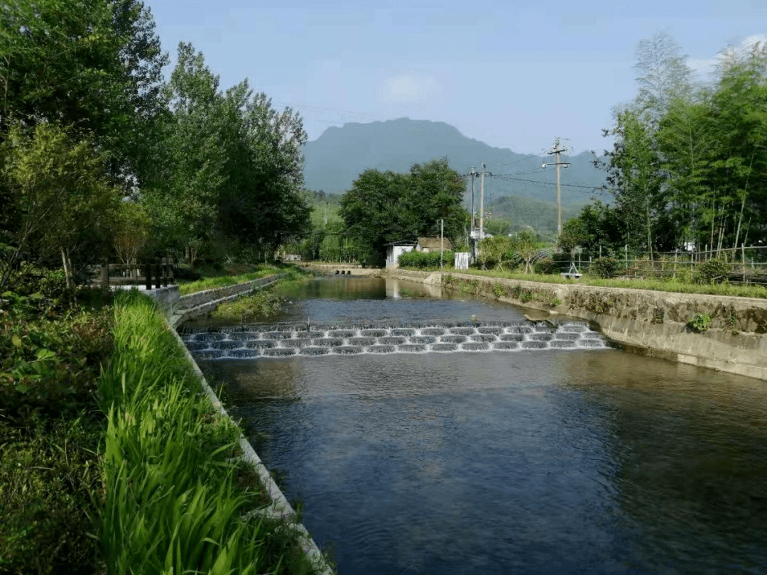 (生态鱼鳞坝)"归来吧,归来呦,浪迹天涯的游子,归来吧,归来呦,我已厌倦