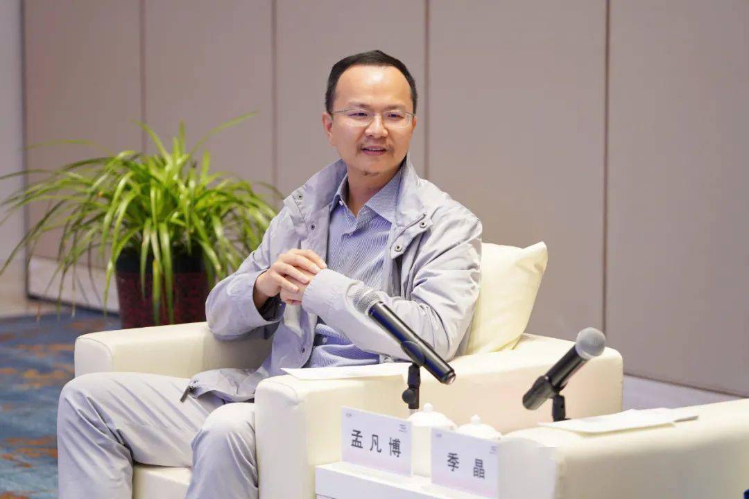 孟凡博对相城近年来的蓬勃发展态势表示充分肯定,并就光钜半导体研发