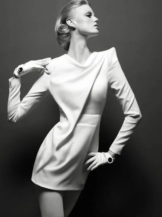 量感肩部设计不用粉墨即是焦点