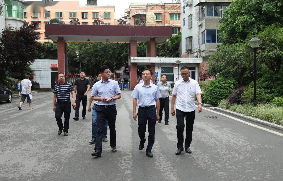 培根铸魂 勇开新局∣县委常委,宣传部长李大勇到三台中学检查党史学习