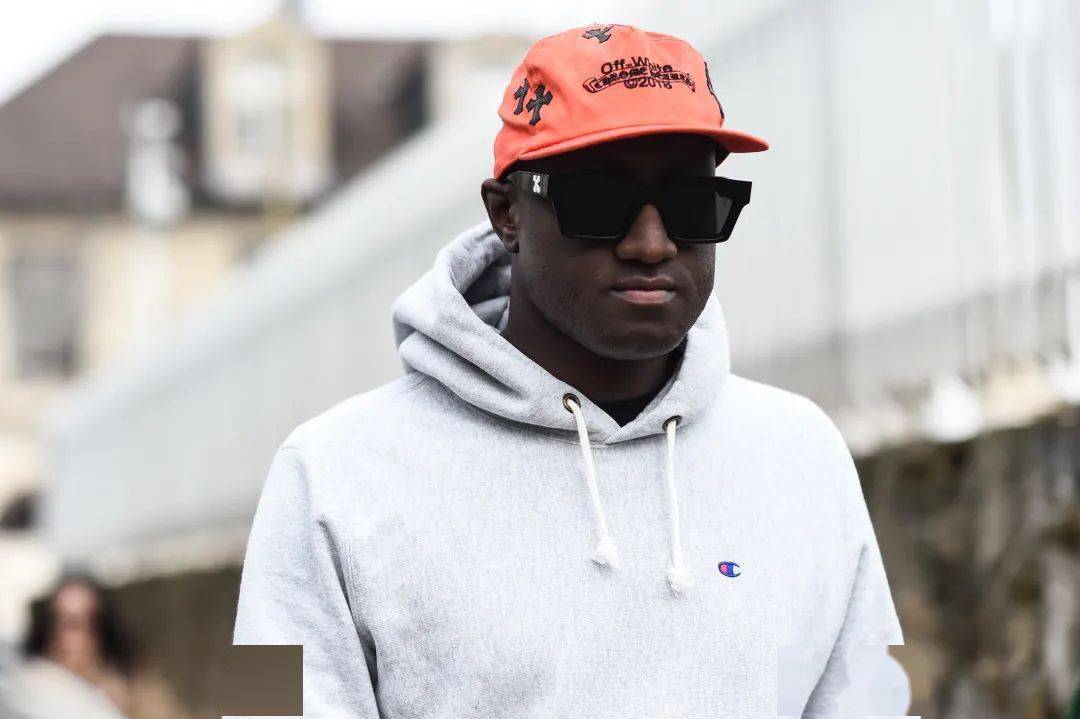 virgilabloh或将为liverpoolfc设计主场球衣