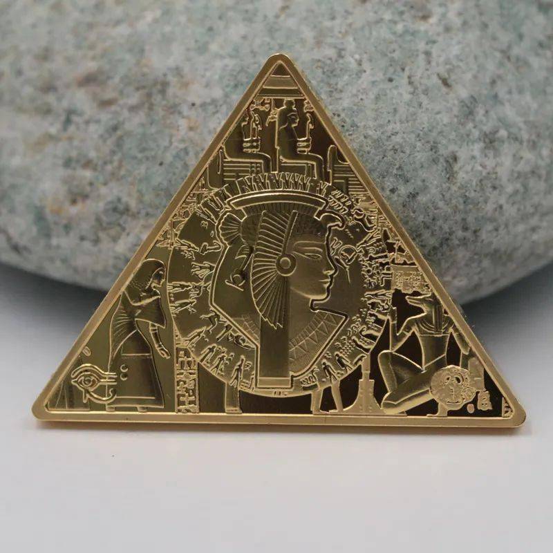 金字塔纪念币发行三角形的币