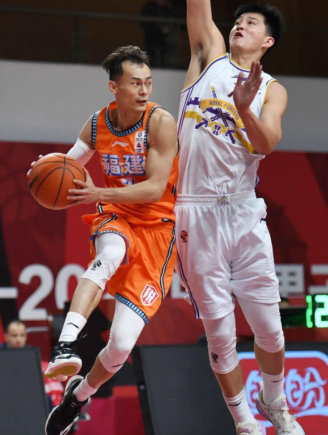 浔兴男篮后卫汤杰宣布参加nba选秀