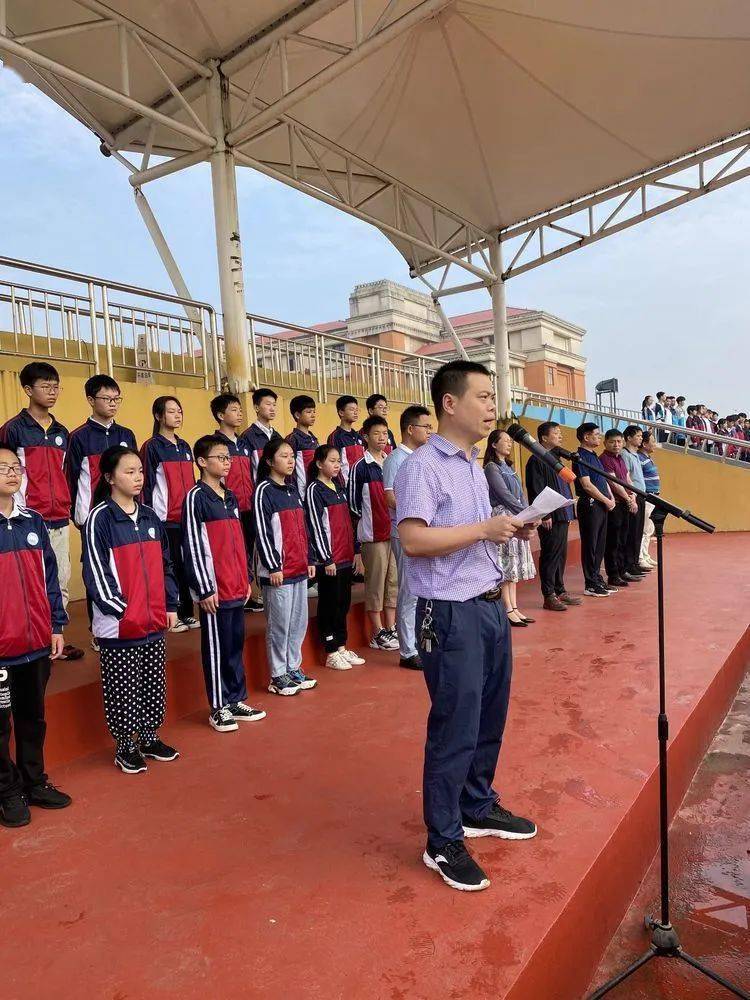 期中表彰催奋进,蓄势待发攀高峰———高安二中初中年级召开期中表彰