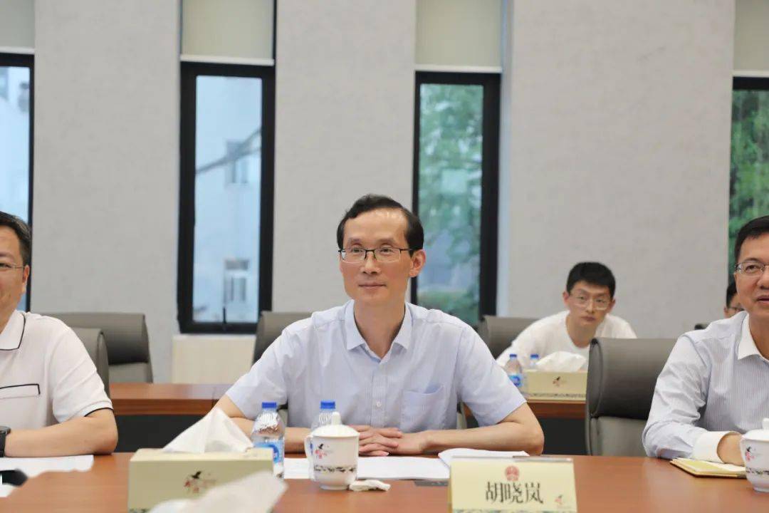 胡晓岚在会上表示,目前枫泾周边区域发展迅速,进一步刺激了枫泾发展的