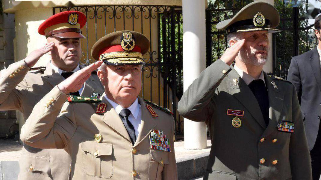 叙利亚总参谋长阿尤布中将军衔上将只能授予总司令和国防部长