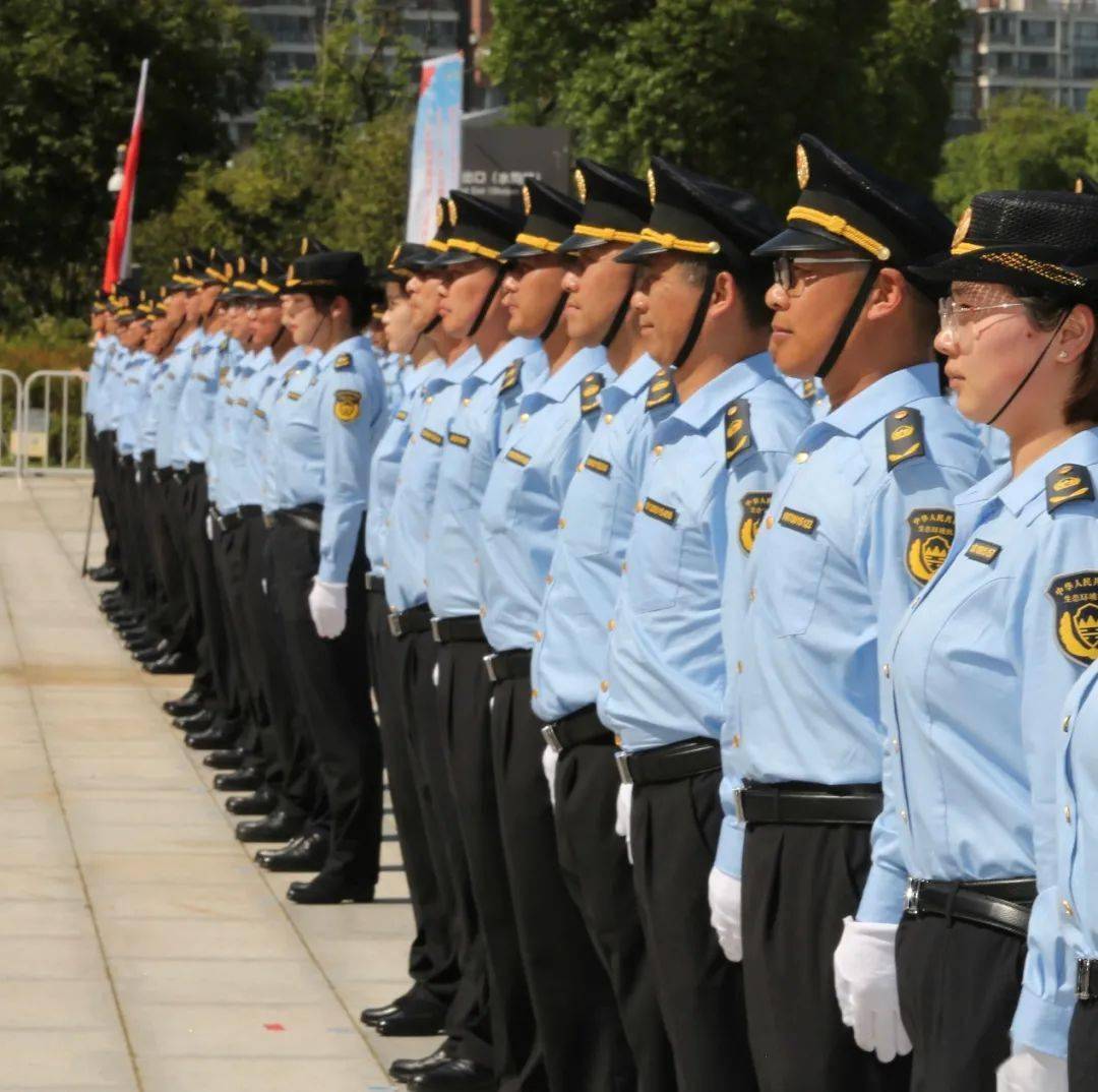 这款以“绿水青山BOB全站”为标志的制服 正式亮相江苏(图2)