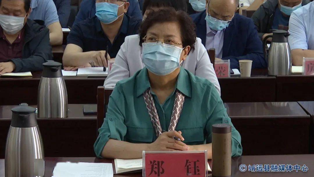 县长刘力江,县人大常委会主任王建全,县委副书记高斌在靖远分会场收听