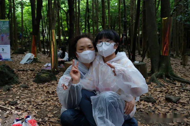 受不了|受不了生活和工作的压力，一群韩国人跑到森林里，比赛发呆