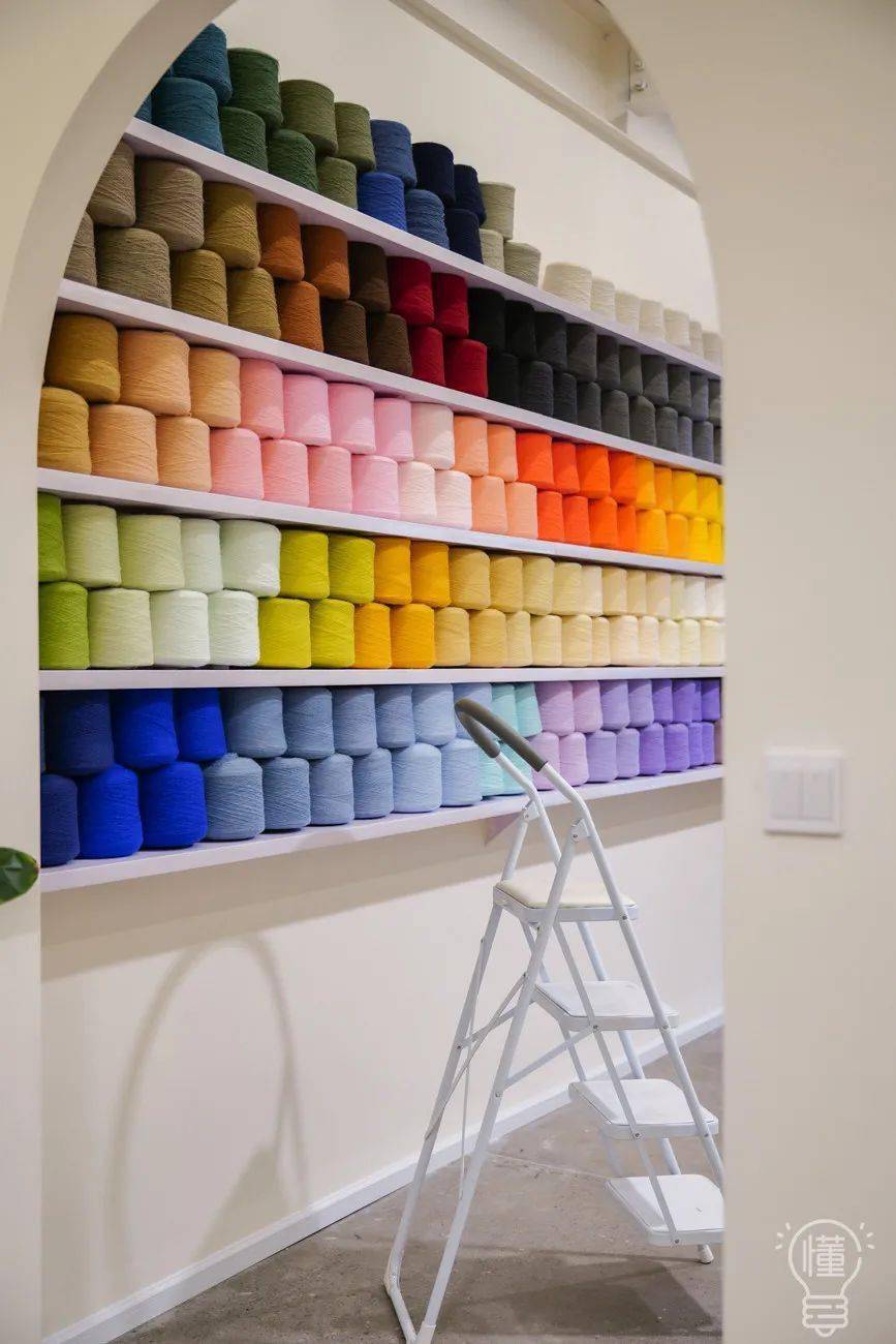 杭州时髦年轻人最近开始玩毛线了!一把戳戳枪,万物皆可搞