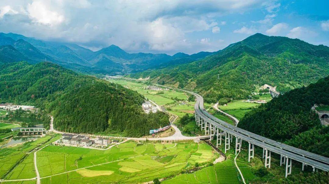 沿着高速看中国 | 福银高速 山海相连风光无限_高速公路