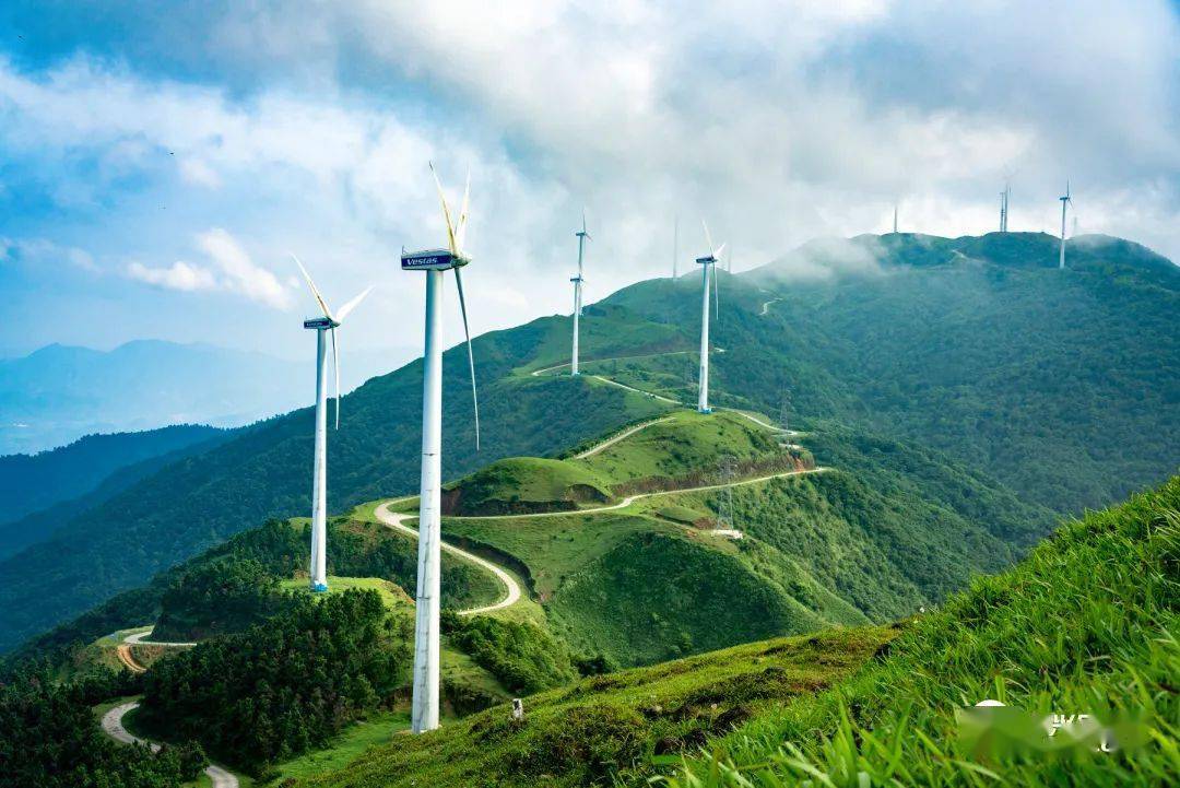 哇新兴风车山吸引众多游客原来它的魅力就在