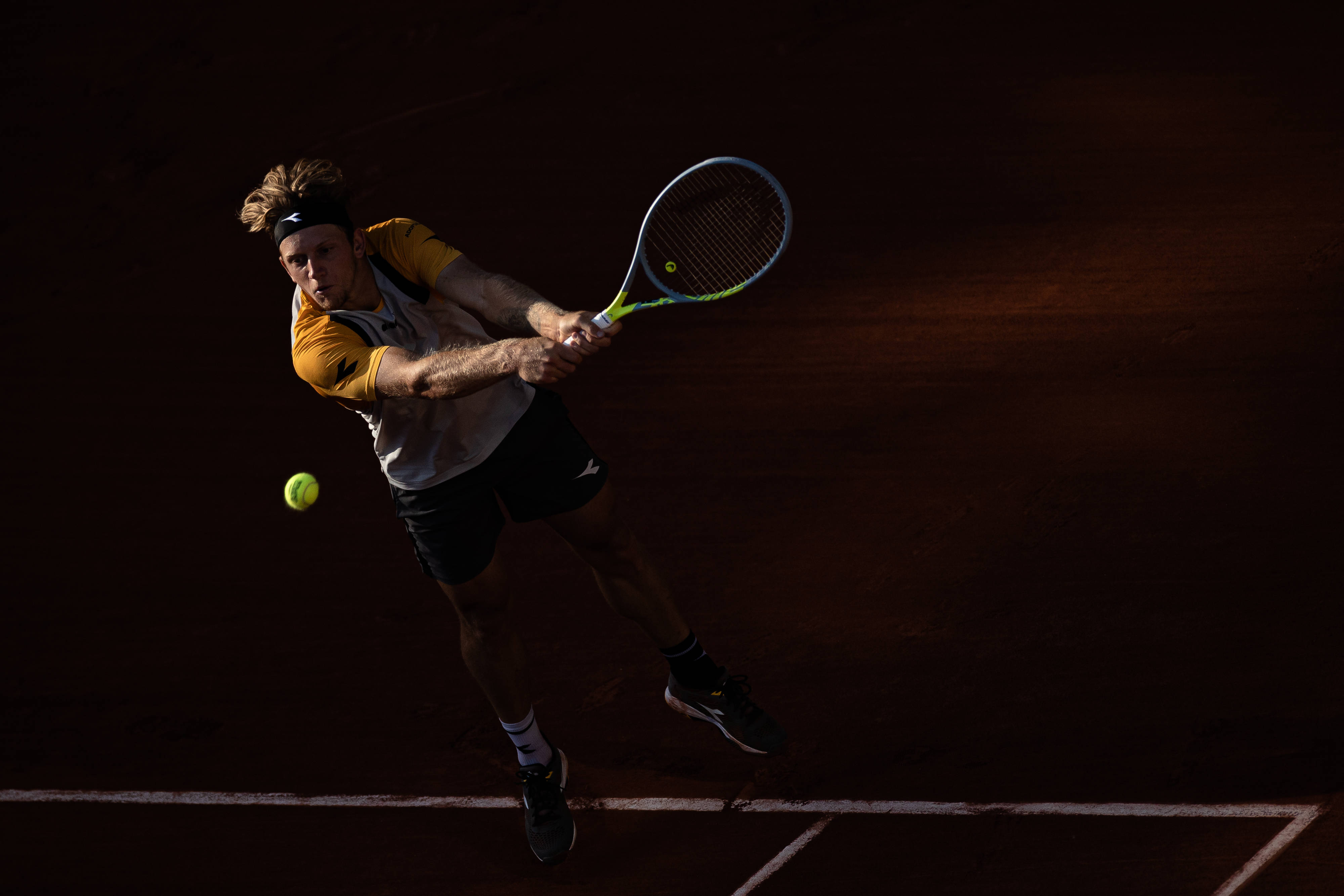 网球——法网:兹维列夫晋级四强