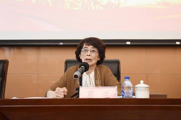 葛兰走进南京特殊教育师范学院 讲述诗词中的党史