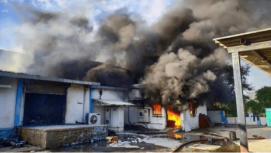 突发一化工厂爆炸起火致18人遇难