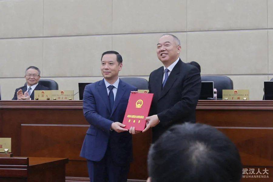 市十四届人大常委会举行第三十八次会议表决通过关于