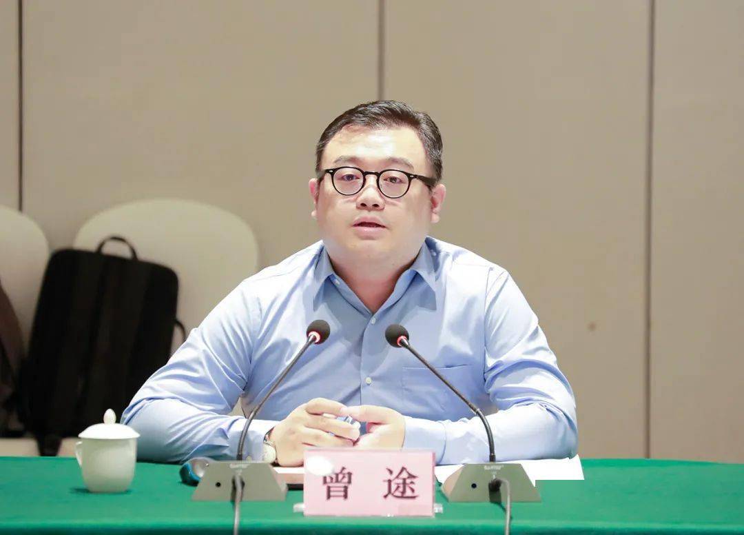 陈少荣与成都数联铭品公司董事长兼ceo曾途及成都中创