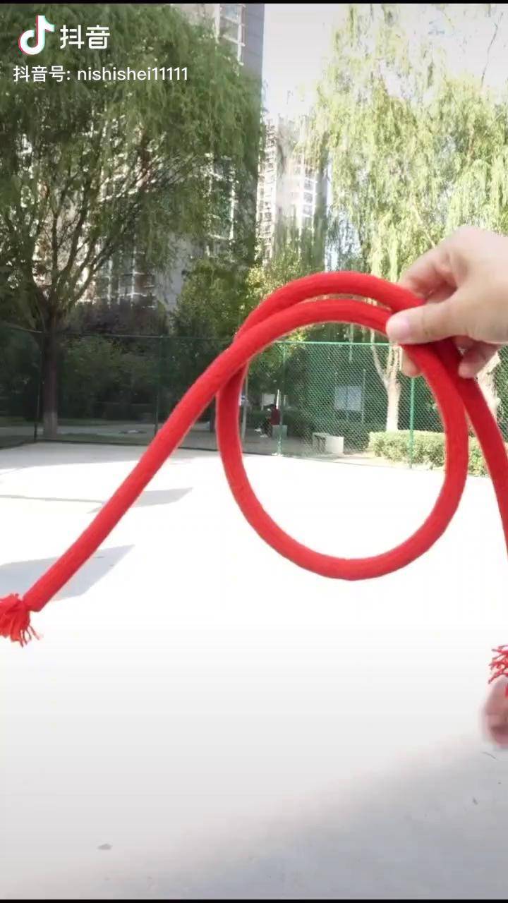 简单又好玩的绳子魔术你看2遍就能学会