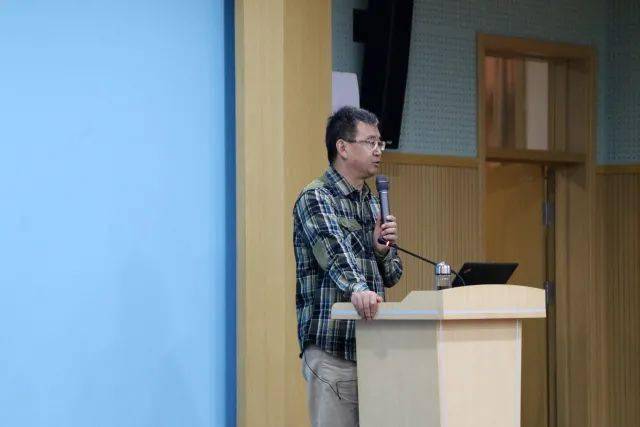 教授谈大学恋爱 1203c8c14d174a349116e2470c0e3f04.jpeg