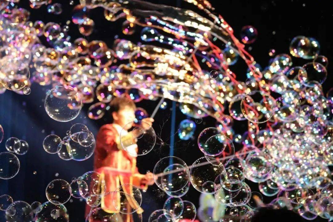 这个月底和我一起玩泡泡吗