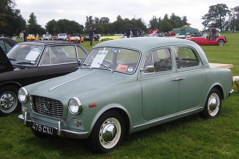 最后一款使用蓝旗亚标志性滑动柱式前悬架的车型—蓝旗亚appia