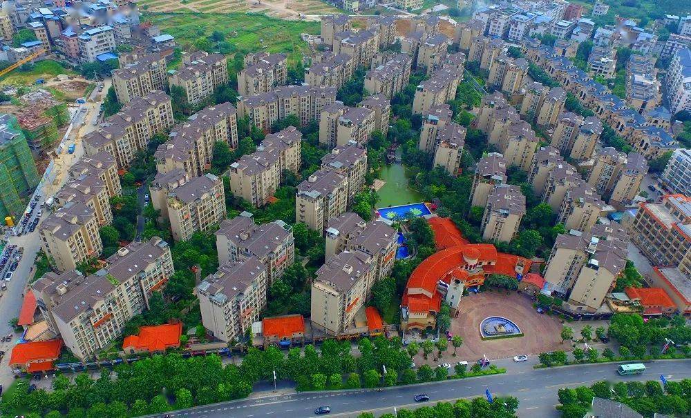 该地块位于原先的桂林医药城,根据规划公示,该宗地用途为城镇住宅用地