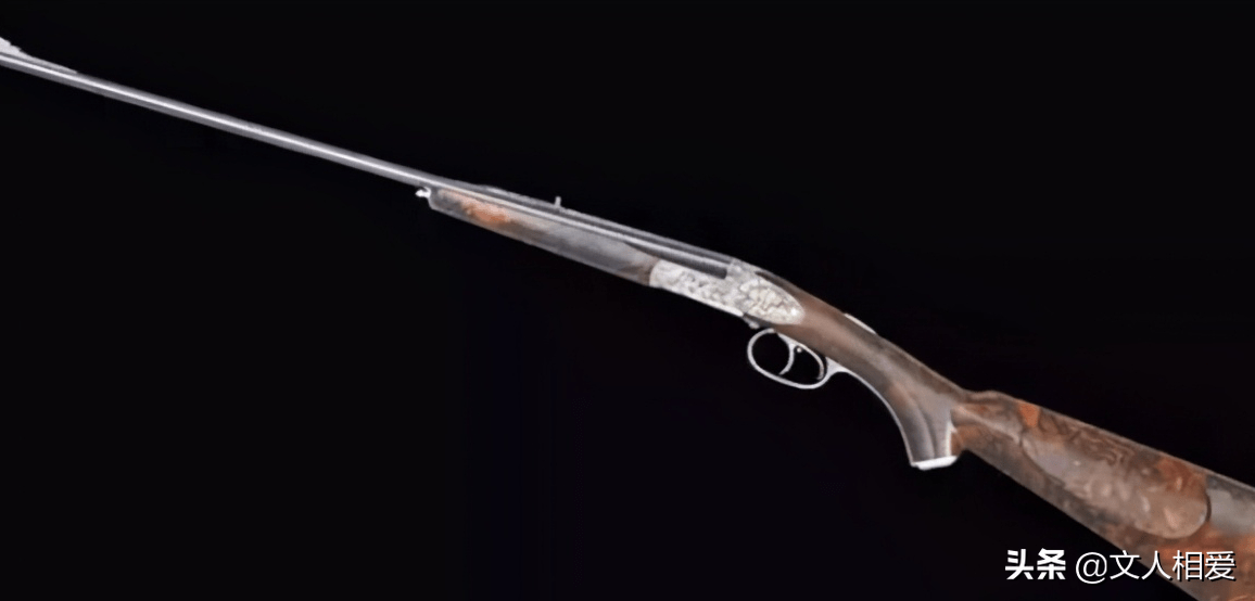 他的这支鸟枪是在南下作战时,部下缴获的一支德国制造的猎枪,并送给他