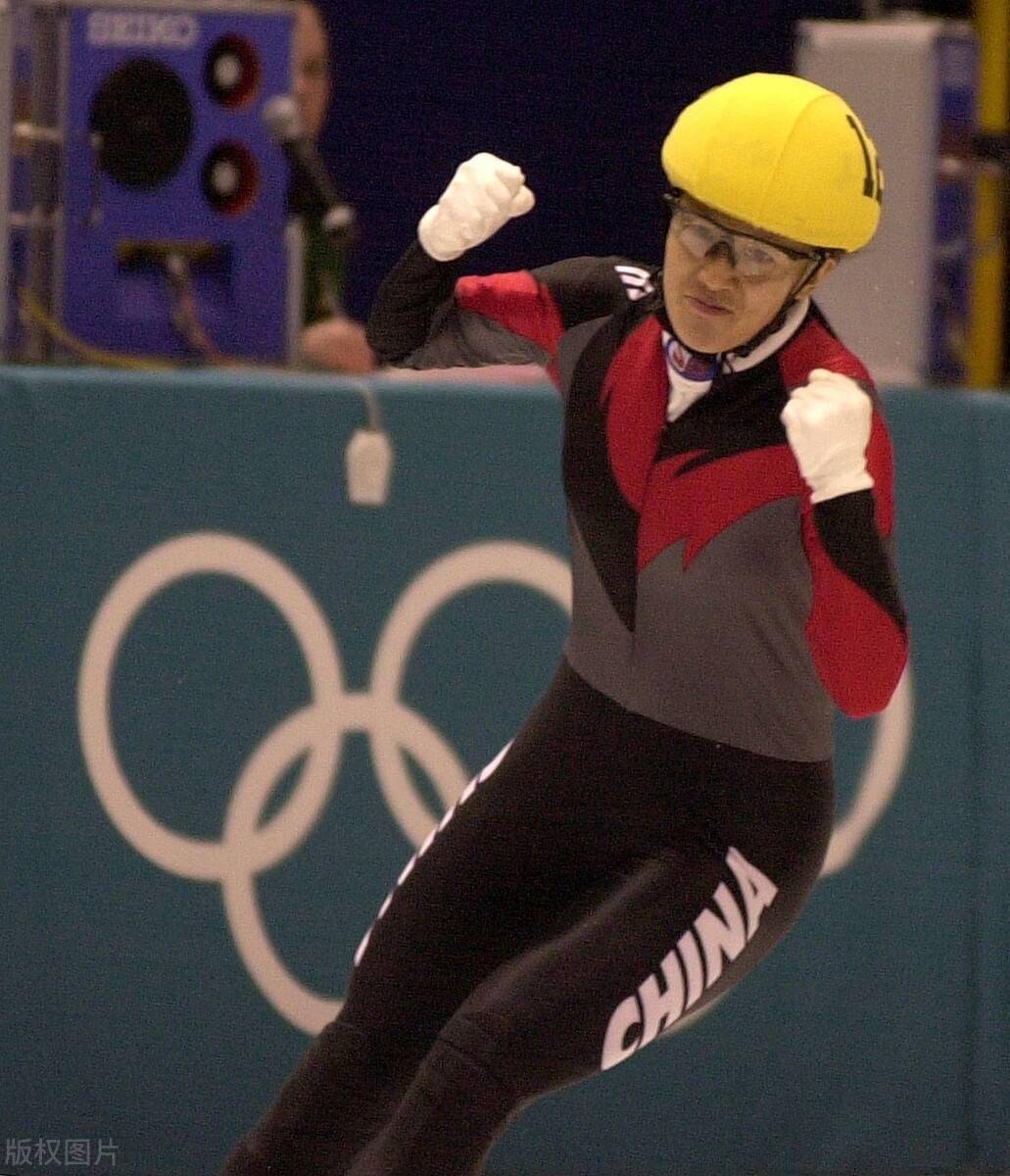 短道速滑世锦赛落户韩国,谷爱凌在海边秀身材拍纪录片_滑雪