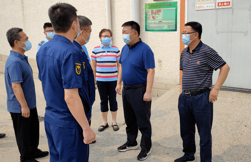 李在东副区长带队检查节日期间安全生产工作