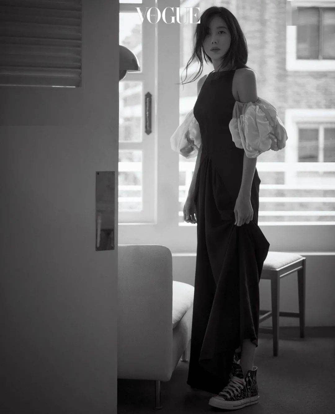 19岁与顶流隐婚,29岁"高龄"出道,42岁她终于火了_李智雅